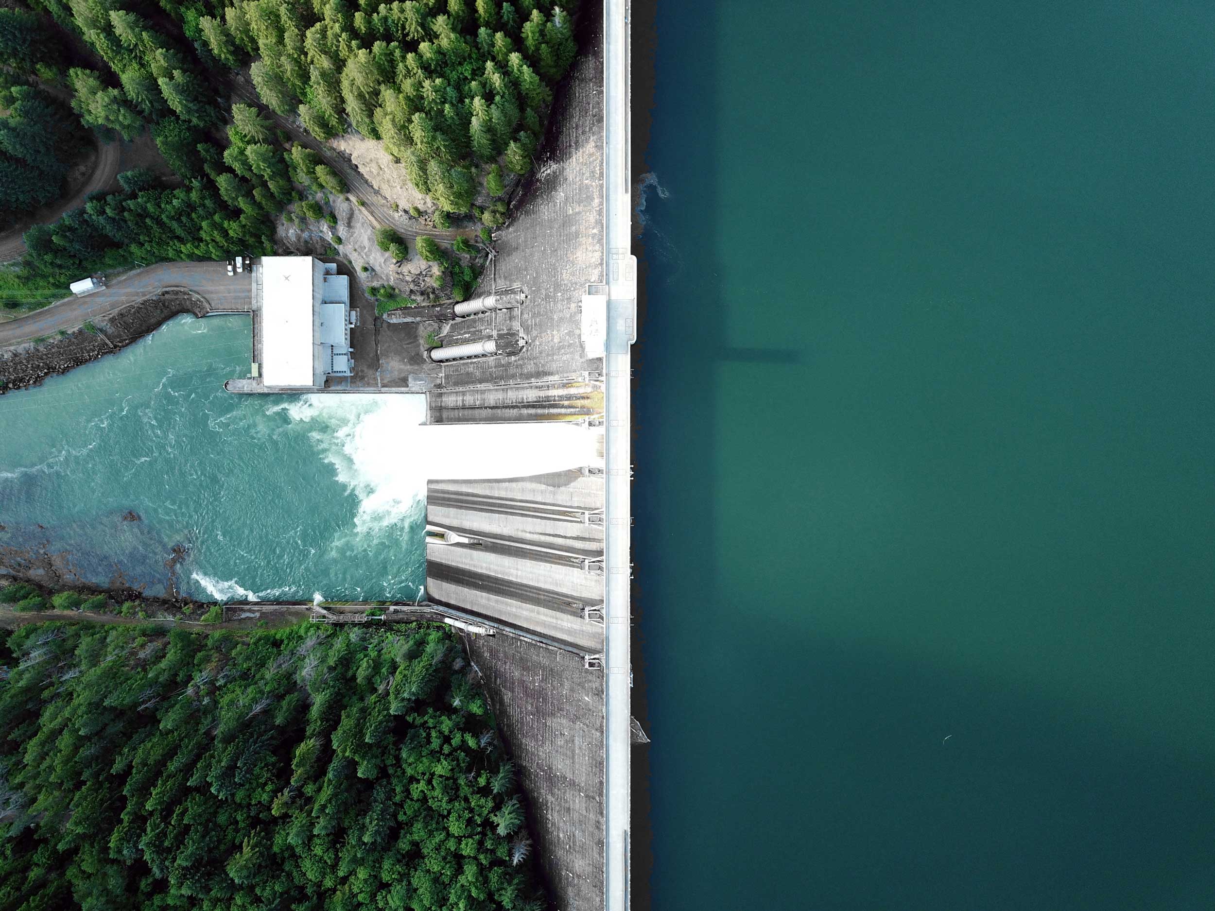 Barrage hydroélectrique vue du haut